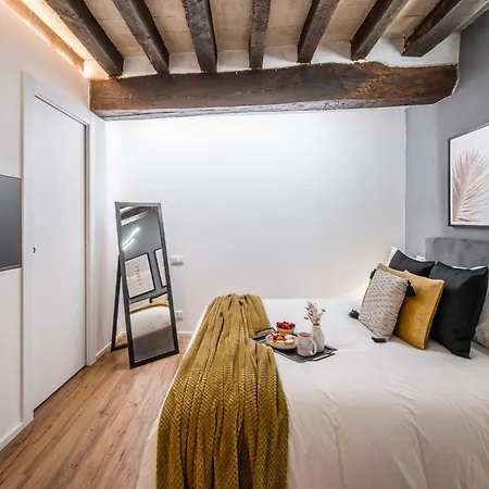 아파트 Design In Centro A Modena, Pass Parcheggio Incluso, Ciao Bella