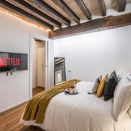 Design In Centro A Modena, Pass Parcheggio Incluso, Ciao Bella アパート モデナ